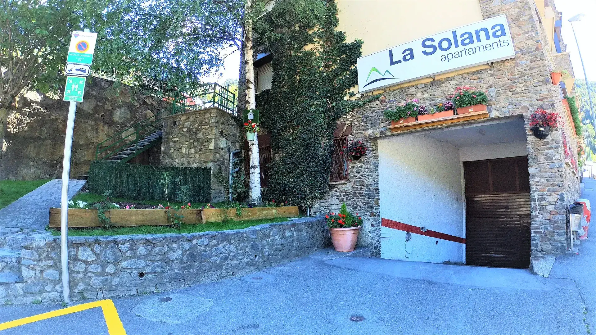 Apartamentos Turísticos La Solana