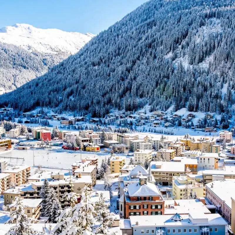 Equipa ProSnowLife a esquiar e organizar viagens de neve